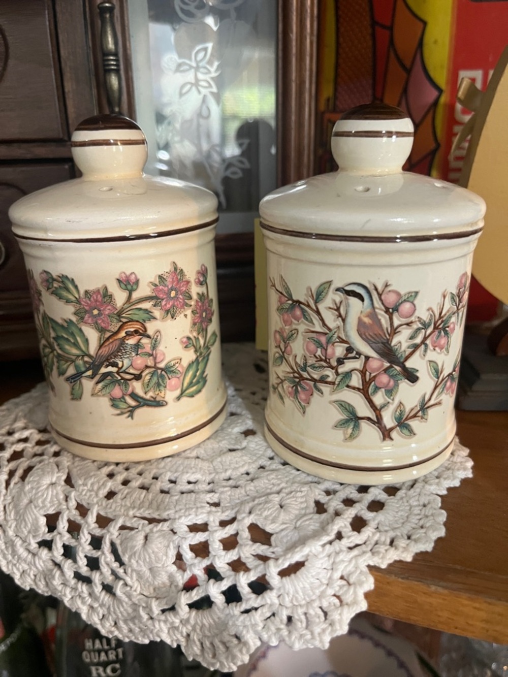 Vintage Daherware salt & pepper shakers